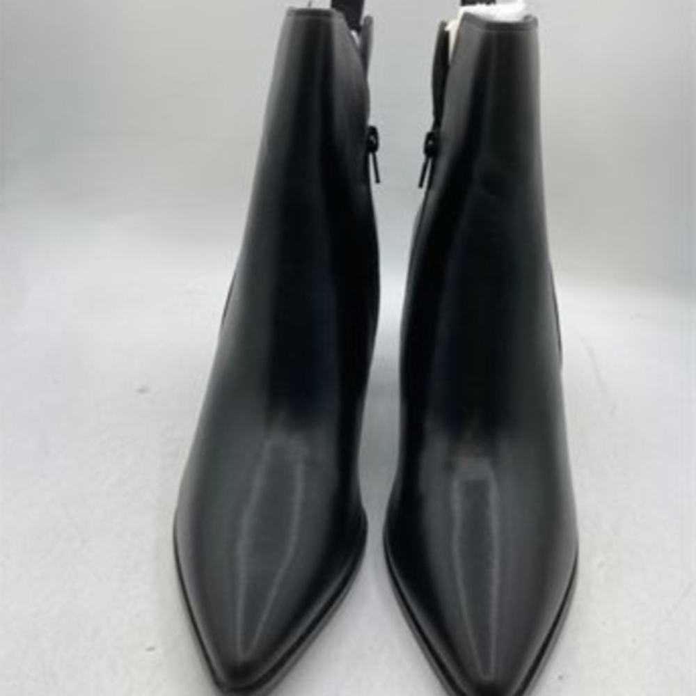 Elegant Black Ankle Boots